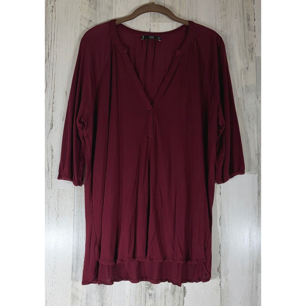 MNG Basics Top Medium Burgundy VNeck 3/4 Sleeve High-Low Hem Lightweight Jersey